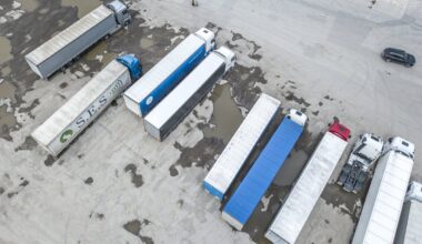 Kaupade eksport vähenes, import samal ajal kasvas. Peamine impordipartner oli Eesti jaoks Läti