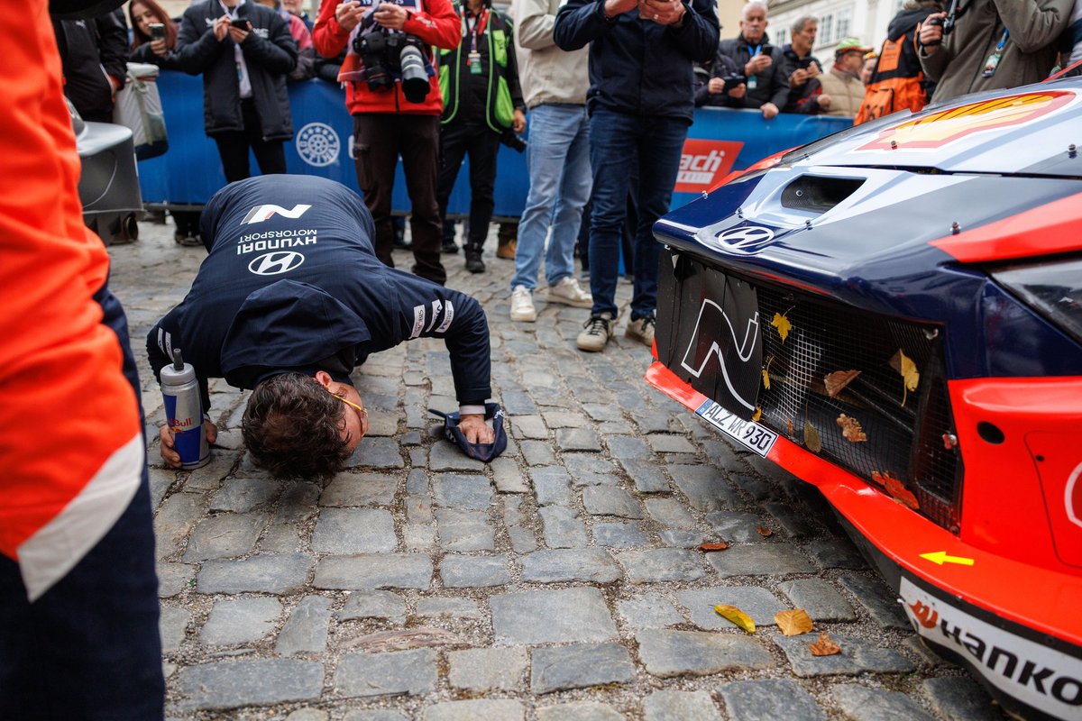 DELFI KESK-EUROOPAS | Ogier’ taktika toimis. Neuville pöörasest katsest: oleks võinud veel hullemini minna