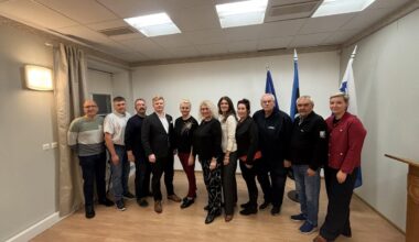Räpinas tegid konkurendid valimised võitnud EKREle kambaka, asudes ise võimupirukat jagama