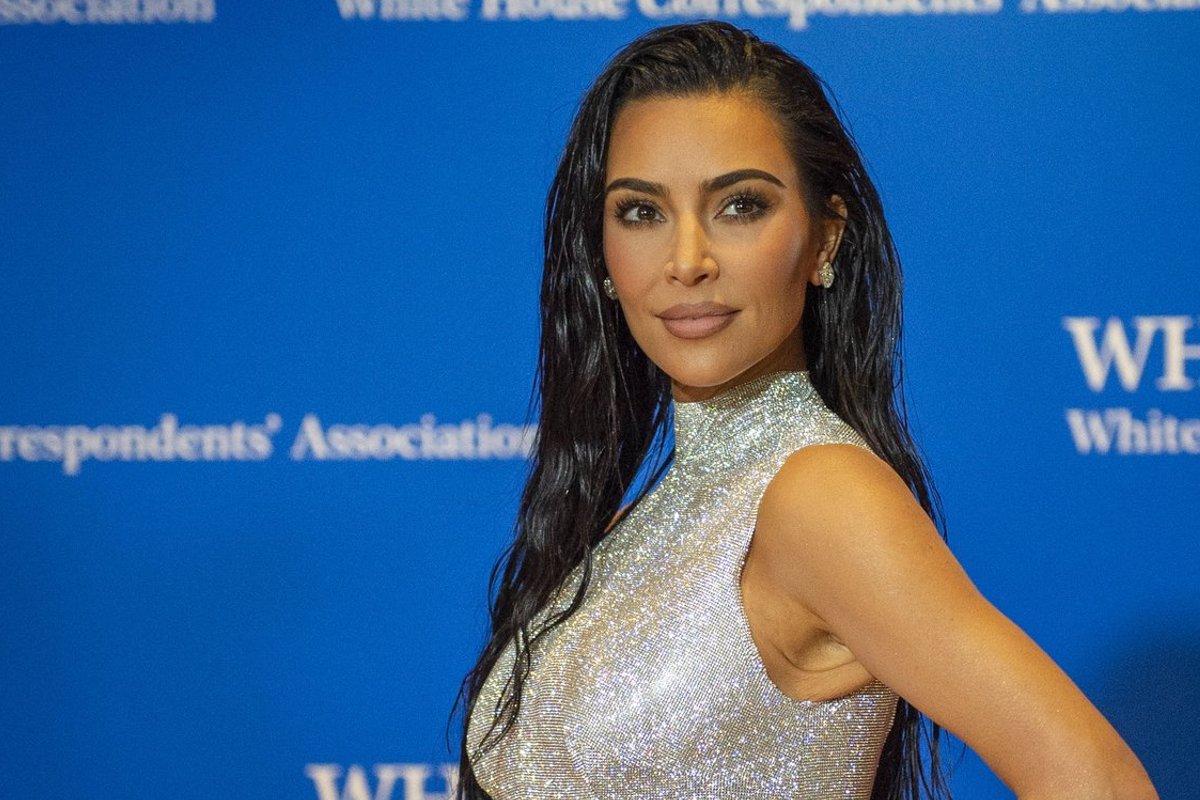 Aegade kummalisim toode? Kim Kardashiani pesufirma tõi turule võlts-intiimpiirkonnakarvadega stringid