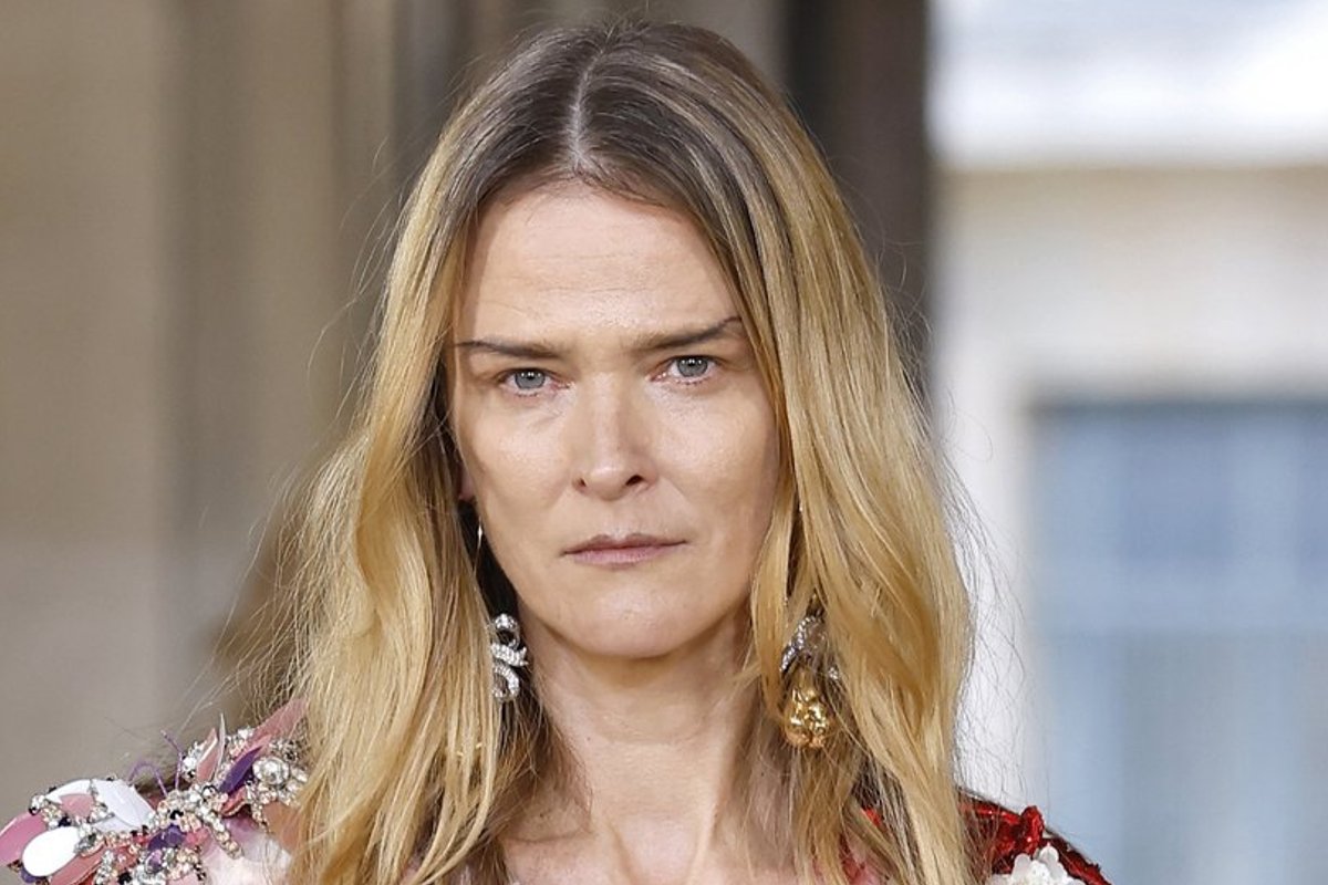 „Väikese lapse kõrval suitsetamas!“ Carmen Kassi postitus tekitas pahameelt