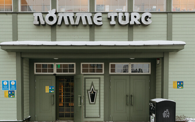 Linn kahtlustab Tallinna turgude eksjuhte sularaha ja müügilubadega sahkerdamises | Eesti