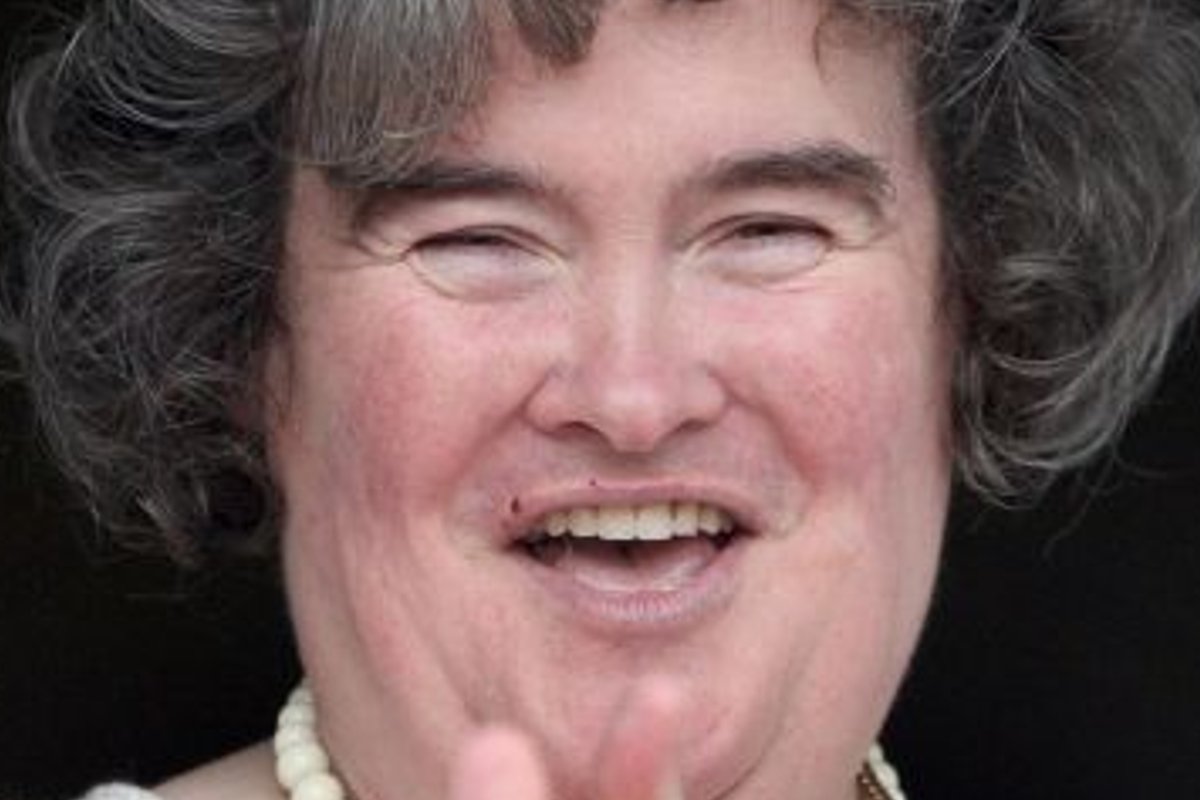 KLÕPS | Nooruslikum kui kunagi varem! Tervisemuredega kimpus olnud Susan Boyle tuli üle pika aja avalikkuse ette