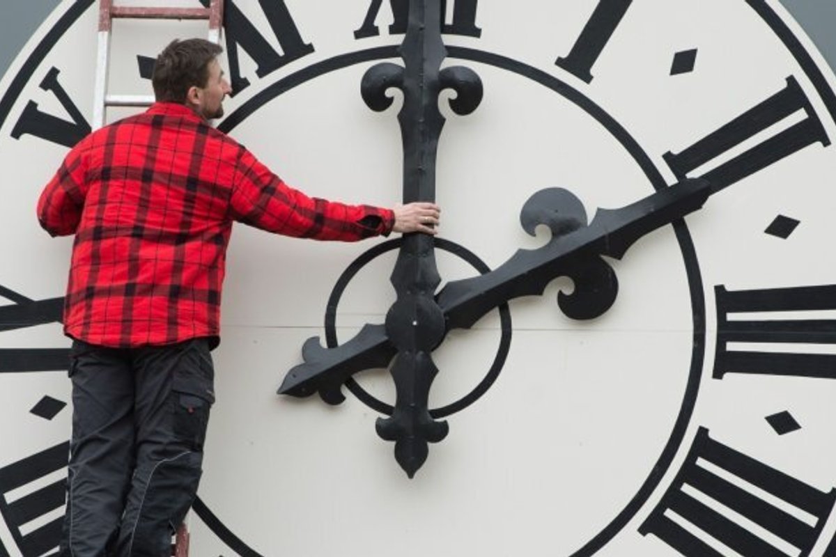 Ööl vastu homset tuleb kellad tunni võrra tagasi keerata