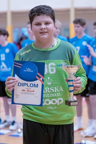 EKV 2025 PU14 parim väravavaht Uku Varusk Põlva KPK_Põlva SK EKV 2025 PU14 parim väravavaht Uku Varusk Põlva KPK/ Põlva SK. Foto: Arvi Sirm/ Eesti Käsipalliliit