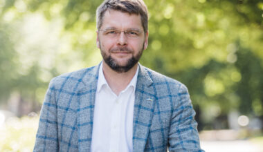 kas me tõesti ei suuda nelja aastaga suurhalli ehitada? Eestis on järjest juurdunud BANANA-mentaliteet • Sotsiaaldemokraadid