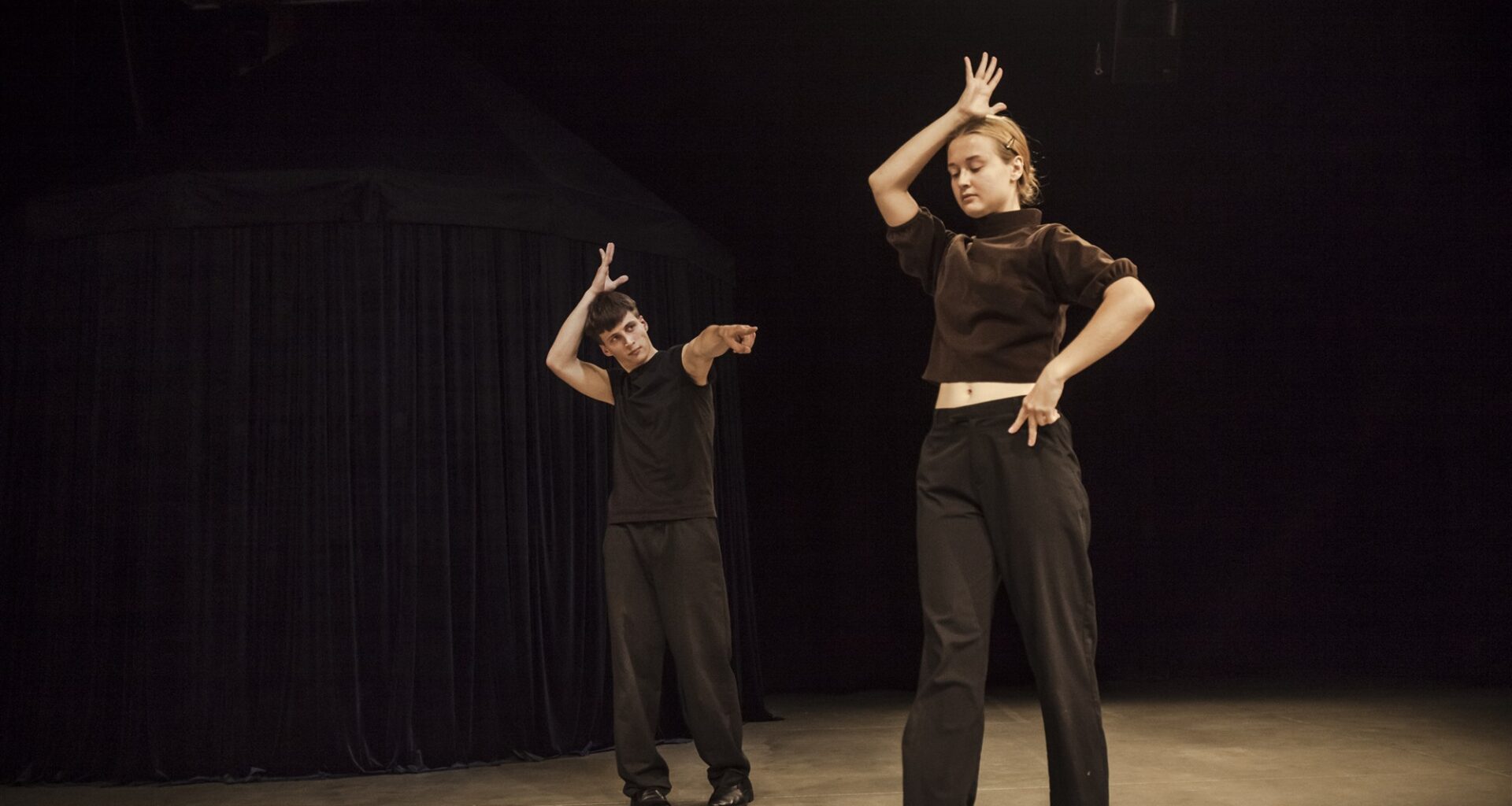 Mõningaid väiteid Eesti sõnateatri kohta