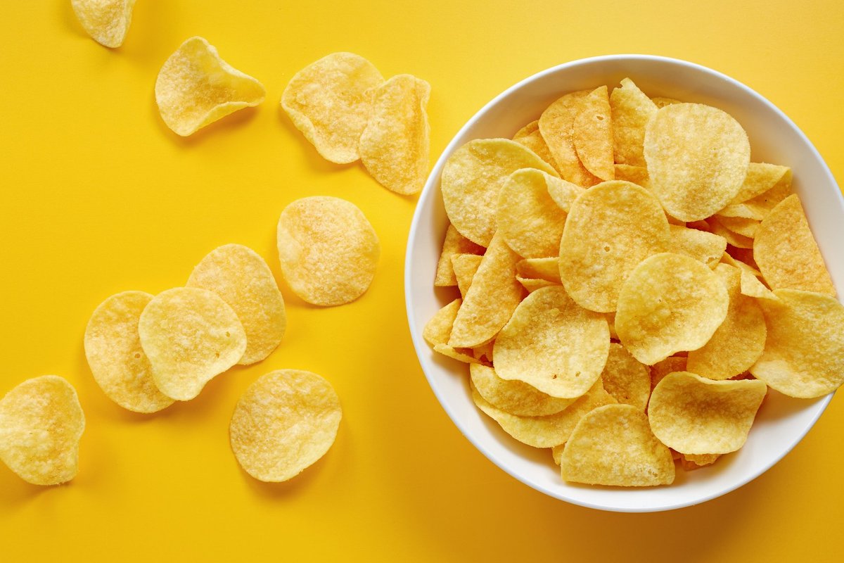 Teadlane: kui krõpsutootja tahab palju teenida, peab ta võitma sinu täiskõhutunnet ja tahtejõudu. Kuidas meiega manipuleeritakse?