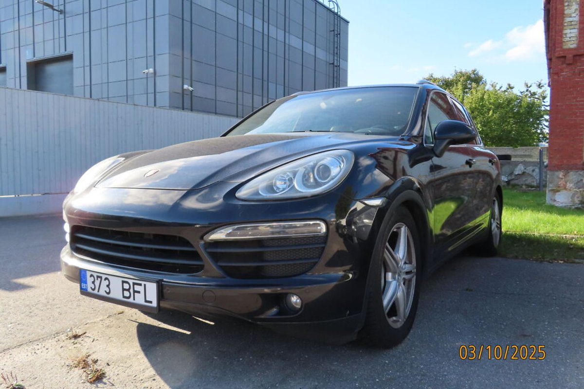 Politsei müüb oksjonil advokaat Severinas Jakubauskaselt konfiskeeritud Porschet