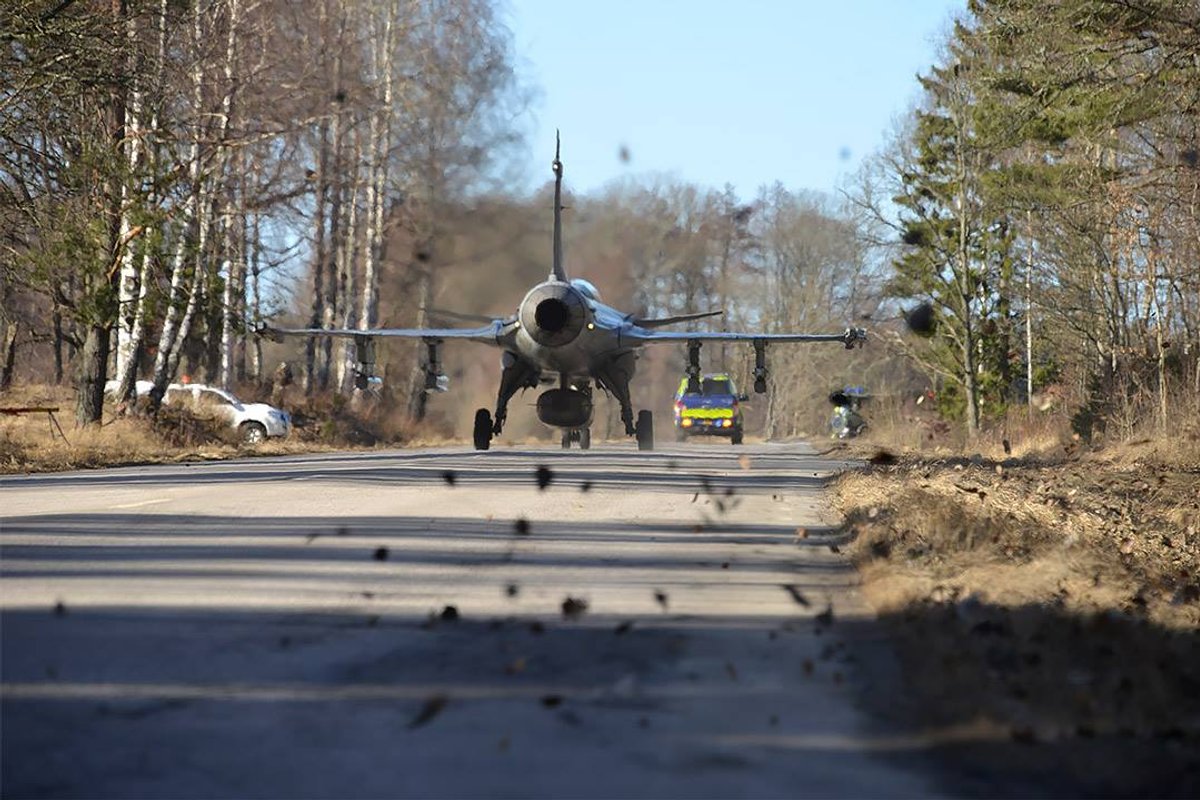 Rootslaste Gripen on lennuk, mis oleks nagu Ukrainale loodud. Kuid kas see jäi lootusetult hiljaks?