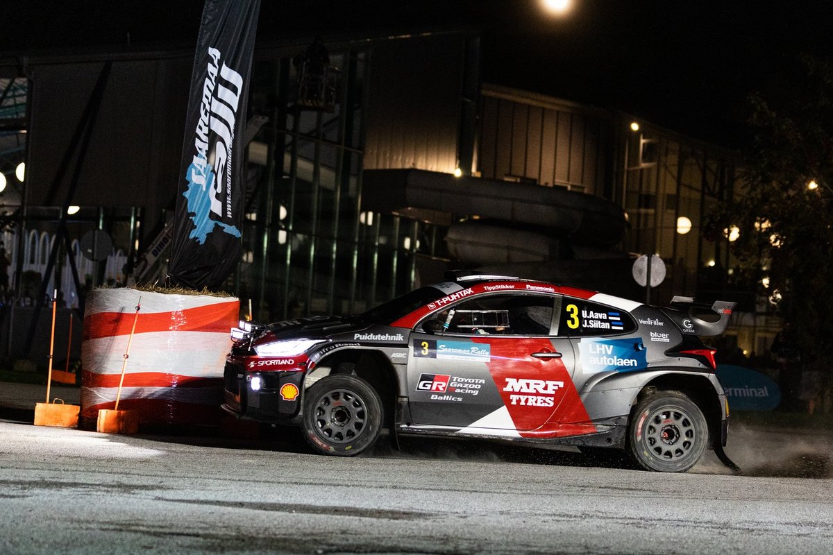 Rally2-ga debüüti tegev Aava oli pimedas raskustes, kuid naudib täiega. „Auto on nii vinge, et täitsa lõpp!“