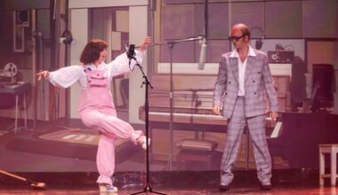 VIDEO | Elton Johnina näosaate võitnud Silver Laas ja tema duetipartner Nele-Liis Vaiksoo näitasid vaimukalt olematut omavahelist keemiat. „Iga proovi ajal lollitasime“