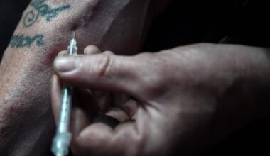 SELGITAJA: Vaestes riikides levib narkomaanide seas bluutimine. Mis see on?