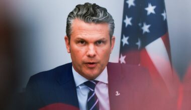 USA kaitseministri lennuk tegi Suurbritannias ootamatu maandumise