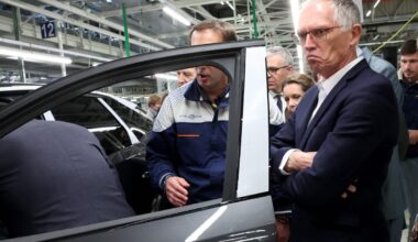 Endine Stellantise juht hoiatab: hiinlased võtavad vaikselt Euroopa autotööstuse üle