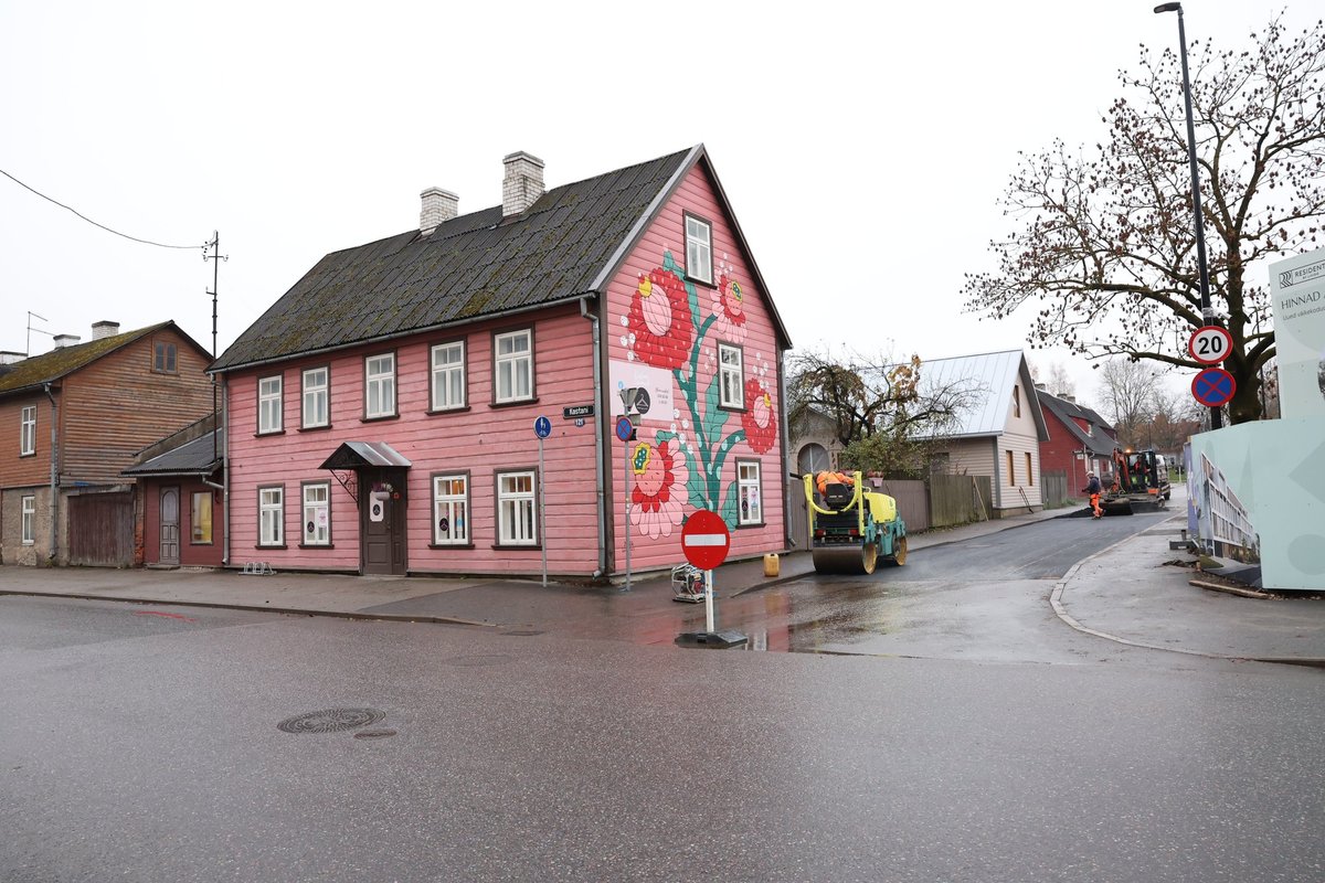 FOTOD | Tartus hukkus liiklusõnnetuses tõukerattur