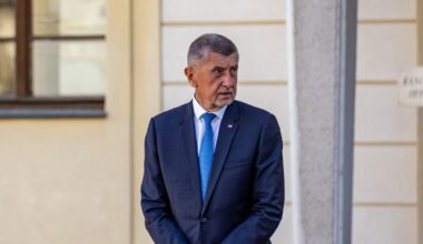 Babiš üritab kindlustada parlamendis enamust valitsemiseks ja enda kaitseks kohtuprotsesside eest