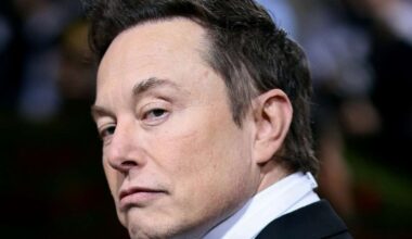 Elon Musk taotleb triljonit dollarit, et säilitada mõju Tesla "robotite armee" üle