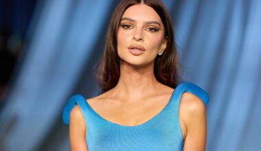 KUUM KLÕPS | Modell Emily Ratajkowski astus kaamera ette ihualasti