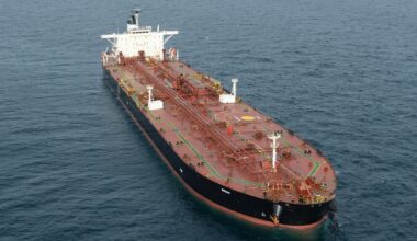 Prantsusmaal peatatud Vene varilaevastiku tanker Boracay jätkas teekonda