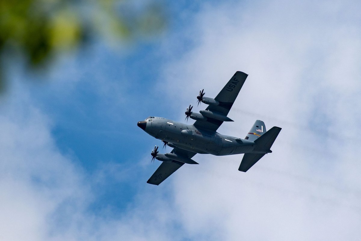 Saksamaal tulistati Luftwaffe lennukit pürotehnikaga