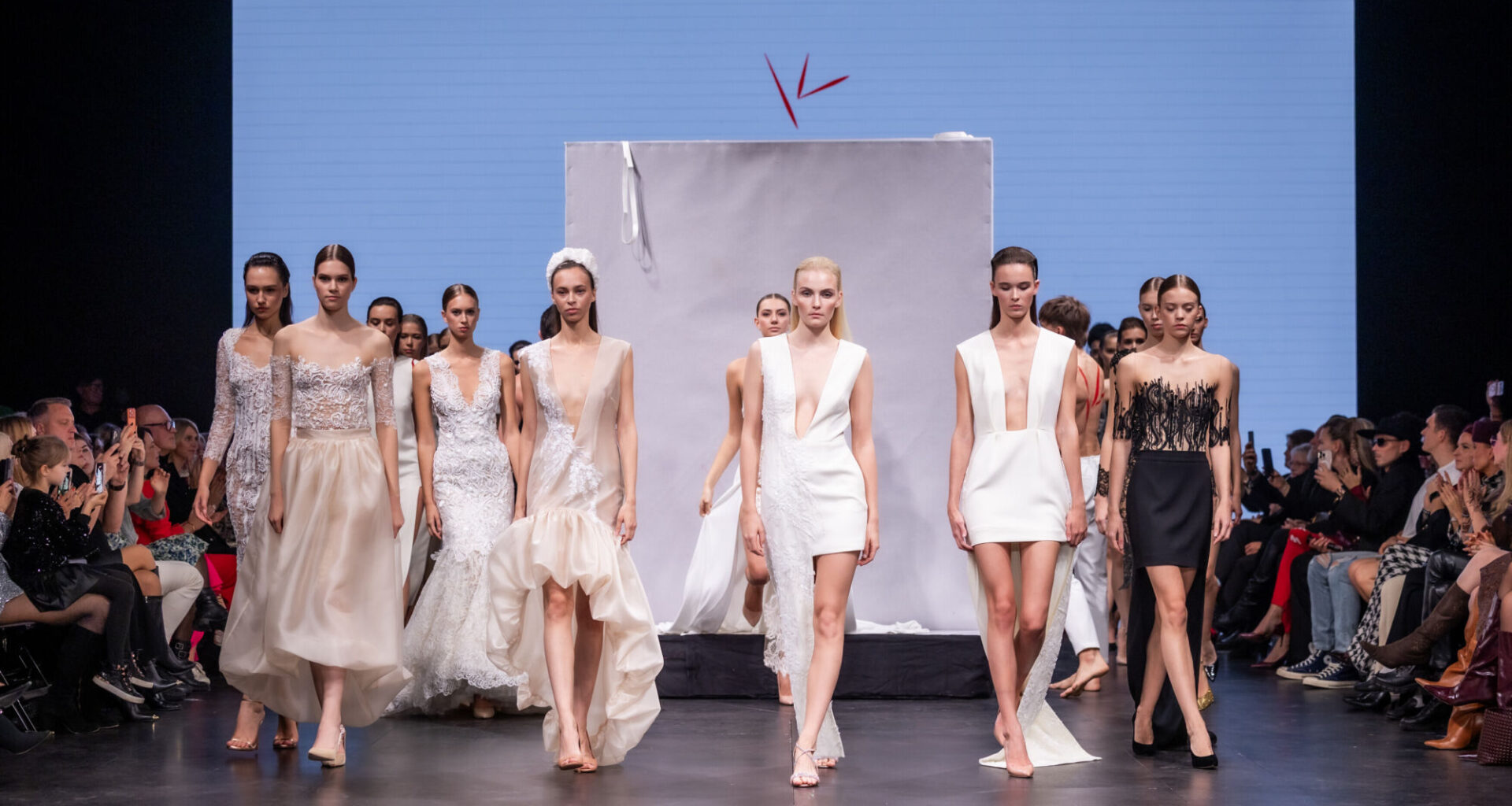 Tallinn Fashion Weeki kolmas päev tõi igapäevase disaini ja tantsulise kõrgmoe etenduse