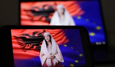 MIS TOIMUB? Albaania virtuaalne minister on ühtäkki rase ja ootab 83 last