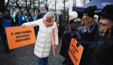 Ametiühingud paluvad presidendil kontrollida alaealiste töötamise uute reeglite vastavust põhiseadusele