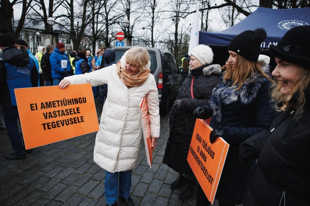 Ametiühingud paluvad presidendil kontrollida alaealiste töötamise uute reeglite vastavust põhiseadusele