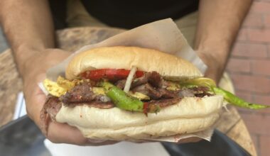 Kahtlustatav toidumürgitus tappis Istanbuli turismisihtkohas ema ja kaks last