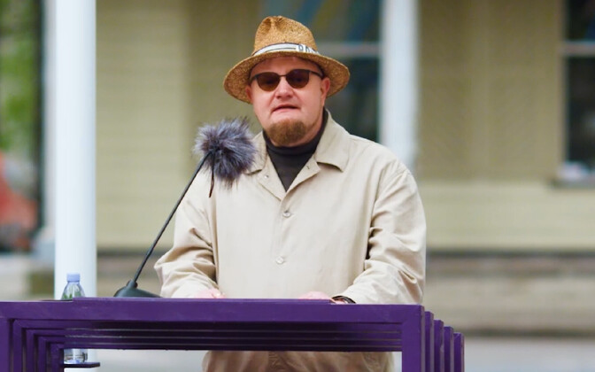 Sinijärve raamatusoovitused: Mahkra "Vaarisa moodi" on mõnus meelelahutus | Kirjandus