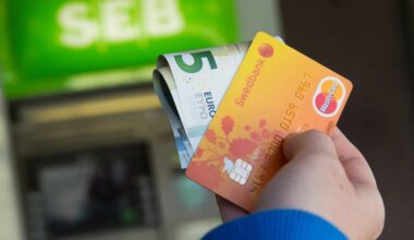 «Ei ole kellegagi oma koode jaganud!» Kelmid kaaperdasid tallinlanna pangakaardi, broneerisid hotellitube ja tellisid Wolti