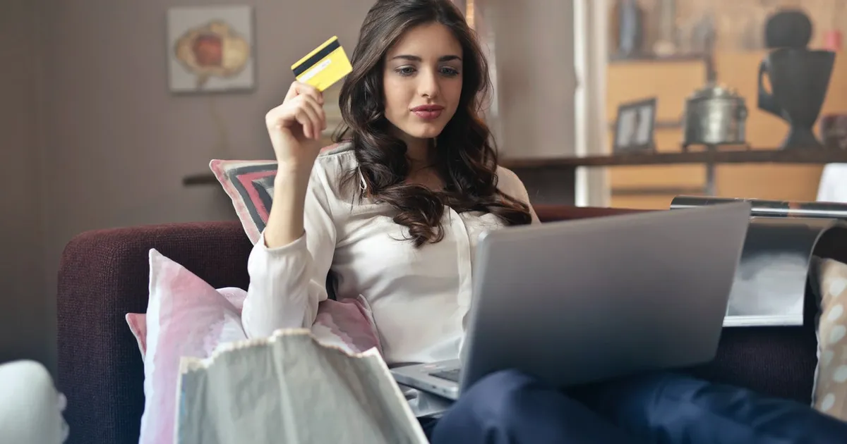 E-OSTLEMINE TURVALISEMAKS ⟩ LHV hakkab hoiatama tehingute eest mustas nimekirjas olevate kauplejatega