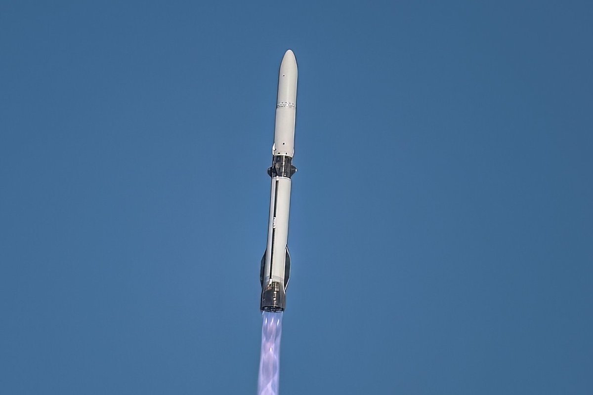 New Glenn alustas Marsi-missiooni: Bezose Blue Origin saatis edukalt teele raketi koos NASA satelliitidega