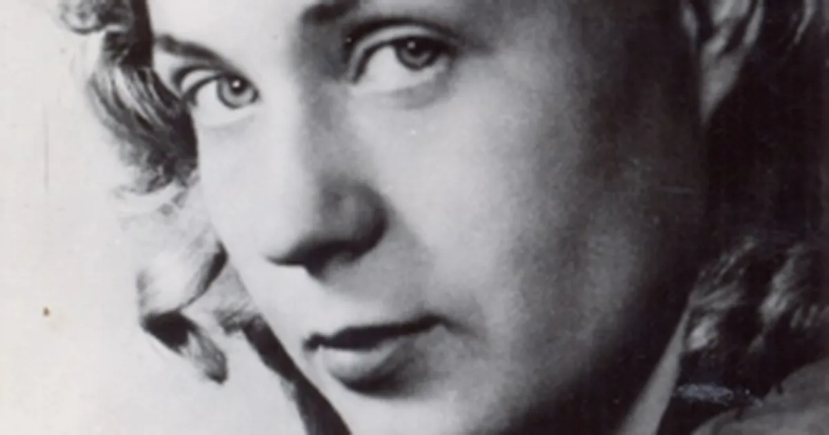 «Ta ei puuduta teda enam kunagi, ei suudle enam kunagi. Naine oli kättesaamatum kui enne temaga tutvumist»