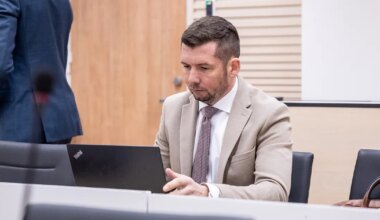 RIIGIKOHUS REPINSKI TEGUTSEMISEST JÕHVIS ⟩ ametnikke ei tohi poliitilistel põhjustel välja vahetada