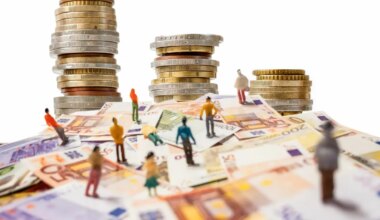 Laenude ja hoiuste intressid jätkasid langust