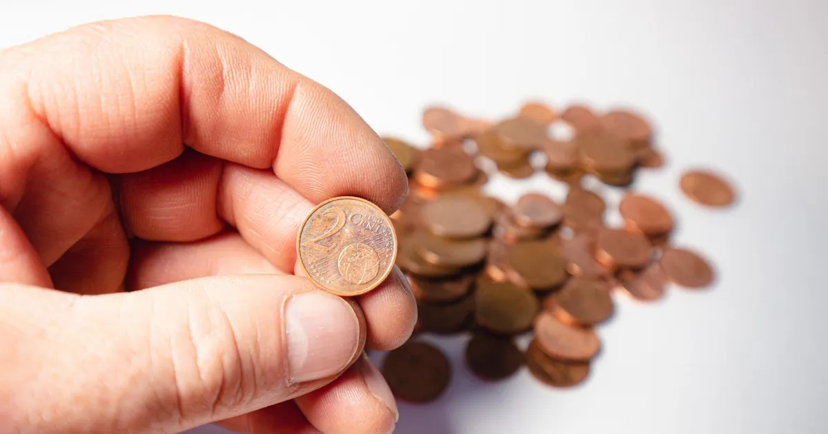 NOORTEL ÜHA RASKEM ⟩ Iga kolmas peab äraelamiseks laenu võtma