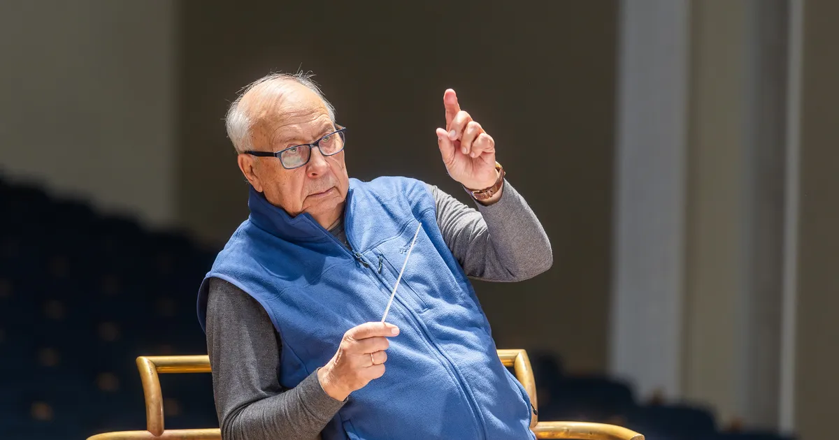 Neeme Järvi meenutab kukkumist laulupeol: olin arstide järelvalve all