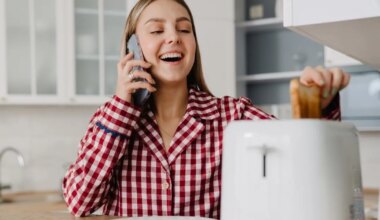 TEADLASED KINNITAVAD ⟩ Just see on parim aeg hommikusöögiks