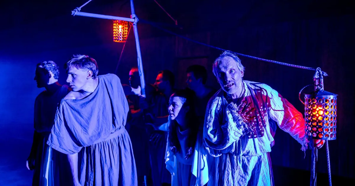 kas hiilgava mineviku vari või värske algus?