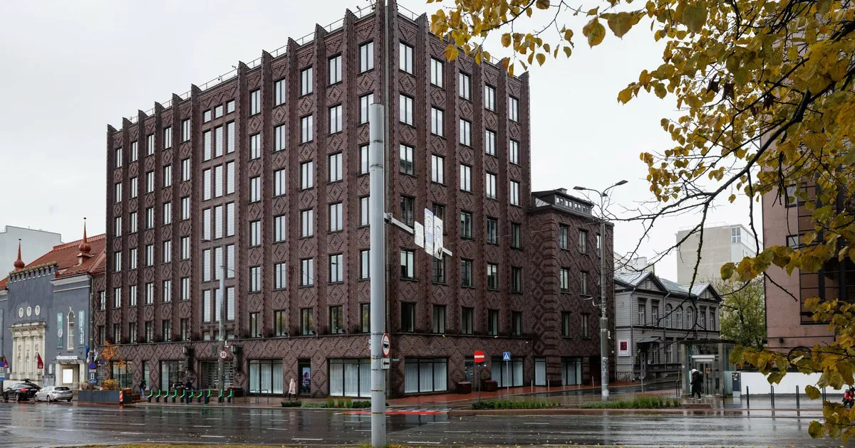 JÜRI KUUSKEMAA ⟩ Roosikrantsi tänava tähtsad majad