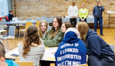 GALERII ⟩ Seitse noortetiimi häkkis Käärikul Valga–Valka tulevikku