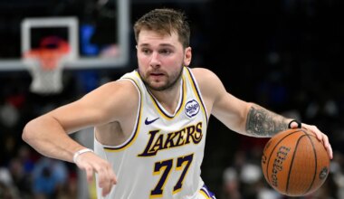 VIDEO ⟩ Doncic naasis vigastuspausilt videomängu statistikaga ning tõusis Jordani ja Chamberlaini klubisse