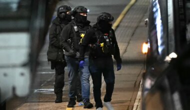 Ühendkuningriigi rongipussitamises sai 10 inimest haavata, üheksa eluohtlikult