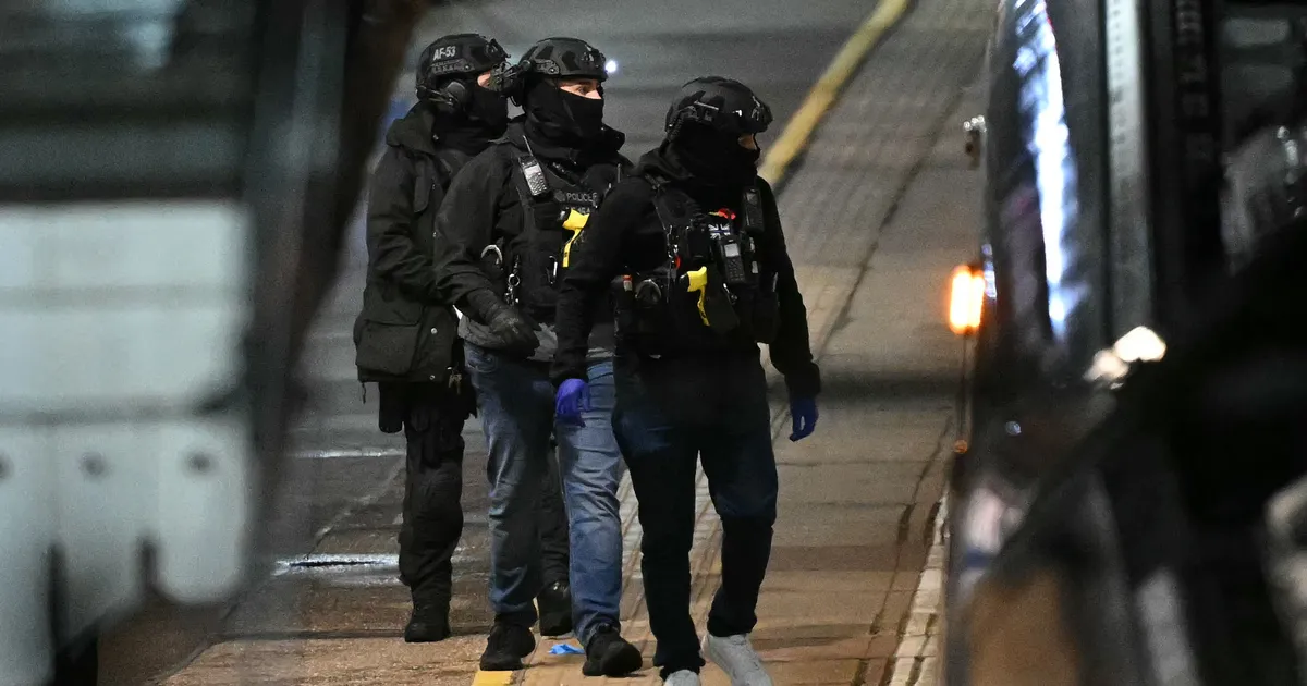 Ühendkuningriigi rongipussitamises sai 10 inimest haavata, üheksa eluohtlikult