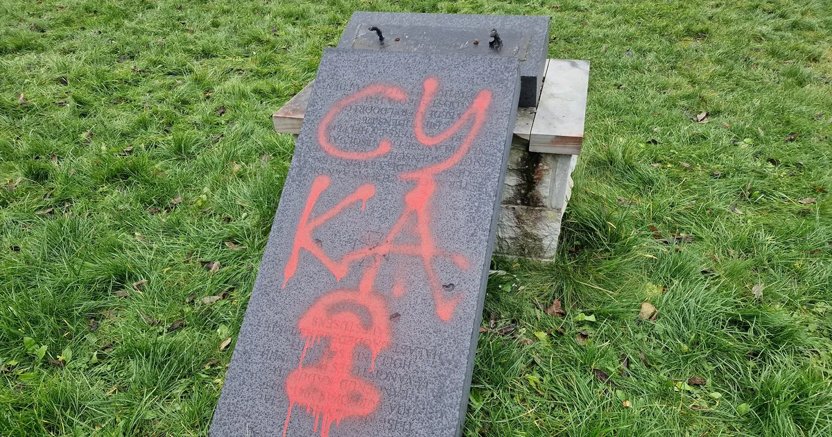 ANDRI KIIGE ⟩ Eilne mälestusmärkide rüüstamine peaks Eesti rahvuslasele rõõmu tegema - Postimees