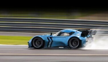 VIDEO ⟩ See absurdselt kiire ühekohaline särtsuauto pole mõeldud poeskäiguks