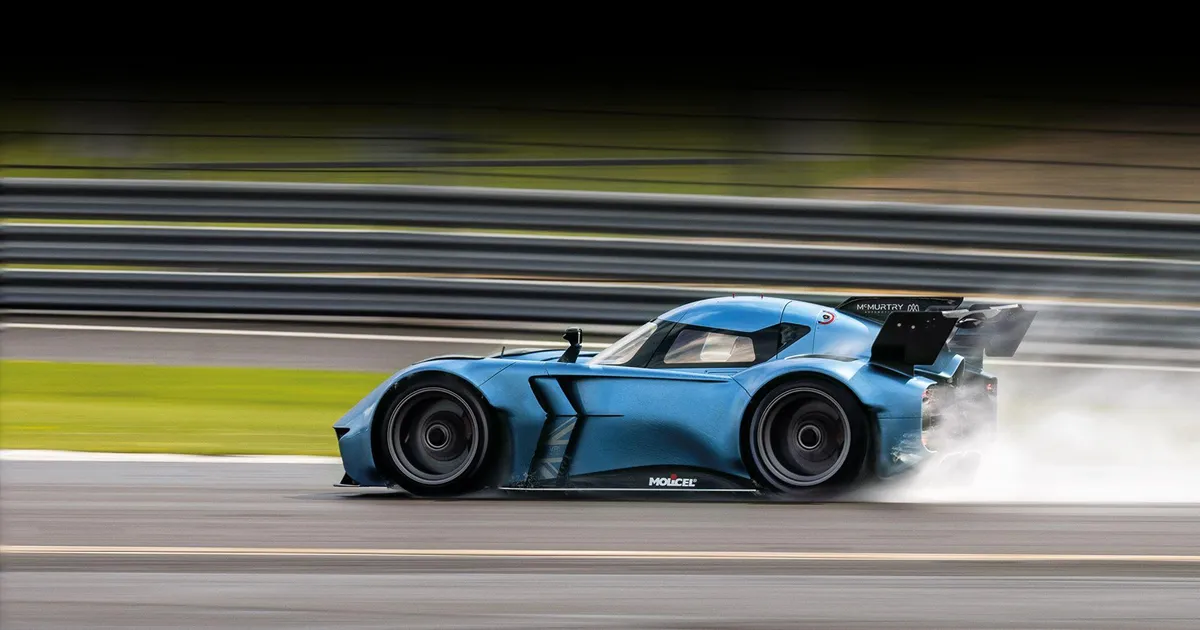 VIDEO ⟩ See absurdselt kiire ühekohaline särtsuauto pole mõeldud poeskäiguks