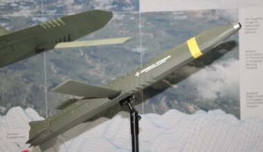 See on USA suurtükiväe uus mürsk – liugmürsk, mis lendab kaugele ja on juhitav